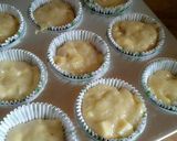 Foto langkah ke 4 dari resep muffin pisang keju.