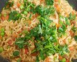 A picture of step 3 of Vegetable Maggi.