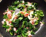 A picture of step 4 of Spinach and Bacon Cream Pasta.