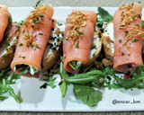 Foto del paso 5 de la receta: Rollito de salmón con rúcula, huevas y queso Skyr