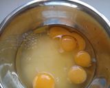A picture of step 2 of Egg-Pudding.