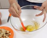 Foto del paso 7 de la receta: Crema de guisantes o hummus verde con crutones crujientes