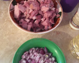 Foto del paso 3 de la receta: Huevos estrellados bañados en salsa verde con jamón