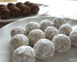 A picture of step 7 of Banana Balls.