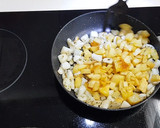 Foto del paso 5 de la receta: Empanadillas de sepia y patata al horno