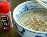 A picture of step 4 of Nyuumen (Somen noodle soup).
