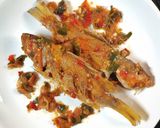Foto langkah ke 5 dari resep Ikan Ekor Kuning Balado 2 Cabe.