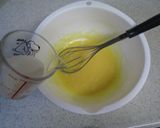 A picture of step 3 of Matcha Muffins with White Chocolate.