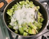 Une image de l'étape 3 de Compote de rhubarbe à la vanille de Madagascar.
