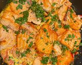 Hình bước làm 5 của món Salmon with whipping cream sauce (cá hồi sốt kem tươi)