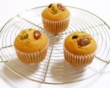 A picture of step 6 of Rich Kinako Cupcakes.