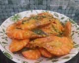 Gambar langkah 7 resipi Udang buttermilk.