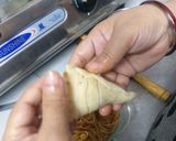 चाइनीज पट्टी समोसा (Chinese patti samosa recipe in Hindi) रेसिपी चरण 12 फोटो