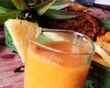 A picture of step 4 of Mango pineapple smoothie.