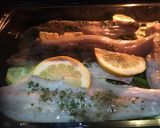 Foto del paso 4 de la receta: Lubina al horno calabacín y espárragos trigueros