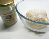 Foto del passaggio 1 della ricetta Brioches con yogurt e olio di cocco ripiene di confettura
