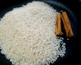 Foto del paso 1 de la receta: Agua de arroz (doradito)