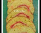Foto langkah ke 6 dari resep Bolu gulung selai strawberry.