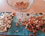 Foto del paso 3 de la receta: Agua de almendras, sin filtrado 💧🌱 "leche" o bebida vegetal