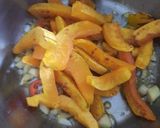 A picture of step 4 of Roasted Pumpkin-Tomato soup with Potato toasties.