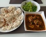 A picture of step 2 of Chinese noodles with chicken curry 😋😋😋.