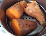 Foto langkah ke 2 dari resep Kue Talam Ubi.