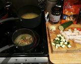 A picture of step 3 of Noodle soup (Tom Yam soup).