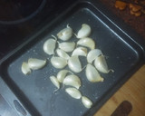 Foto del paso 4 de la receta: Solomillo de cerdo a la plancha con papas chips y aceite de ajo
