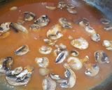 Foto del paso 1 de la receta: Chupín de merluza con champiñón