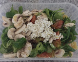 Foto del paso 1 de la receta: Ensalada de pasta con canónigos