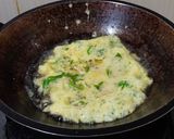 Foto langkah ke 4 dari resep Telur Dadar Makaroni.