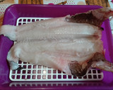 Foto del paso 1 de la receta: Merluza rellena de gambas y gulas