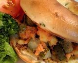 A picture of step 4 of Cafe-style Bagel Sandwich.