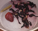 Foto del paso 7 de la receta: Helado de ponche navideño con salsa de jamaica