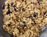 Foto del passaggio 2 della ricetta Biscotti con avena, mirtilli e nocciole