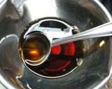 A picture of step 3 of Pan-fried Chicken Thigh with Honey and Lemon Juice.