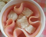 A picture of step 2 of Flower Shaped Ham Cups.