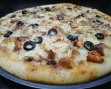 A picture of step 19 of Grilled Smoky Chicken pizza😋.