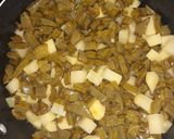 Foto del paso 2 de la receta: Nopalitos con papas y chile colorado
