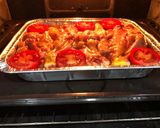 Foto del paso 4 de la receta: Pollo al horno con patatas panaderas y tomate asado