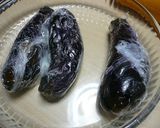 A picture of step 1 of [Farmhouse Recipe] Chinese-Style Chilled Steamed Eggplants.