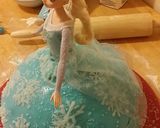 A picture of step 17 of Taisen's Frozen Elsa cake.