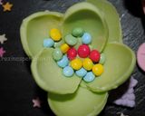 A picture of step 18 of Chocolate flowers.