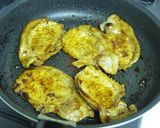 A picture of step 3 of Teriyaki-style Pan-fried Ginger Pork.