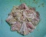 A picture of step 4 of Gai Hor Bai Toey (Thai Pandan-Wrapped Chicken).