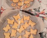 Foto del passaggio 9 della ricetta Biscotti Pasquali glassati al latte e cioccolato bianco 👩‍🍳❤️