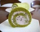 A picture of step 12 of Fluffy Strawberry Cream Swiss Roll.