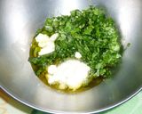 A picture of step 3 of Pesto alla Genovese.