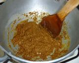 A picture of step 2 of Boiled Egg and Potato Yellow Curry.