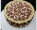 A picture of step 8 of Leopard cheese cake.